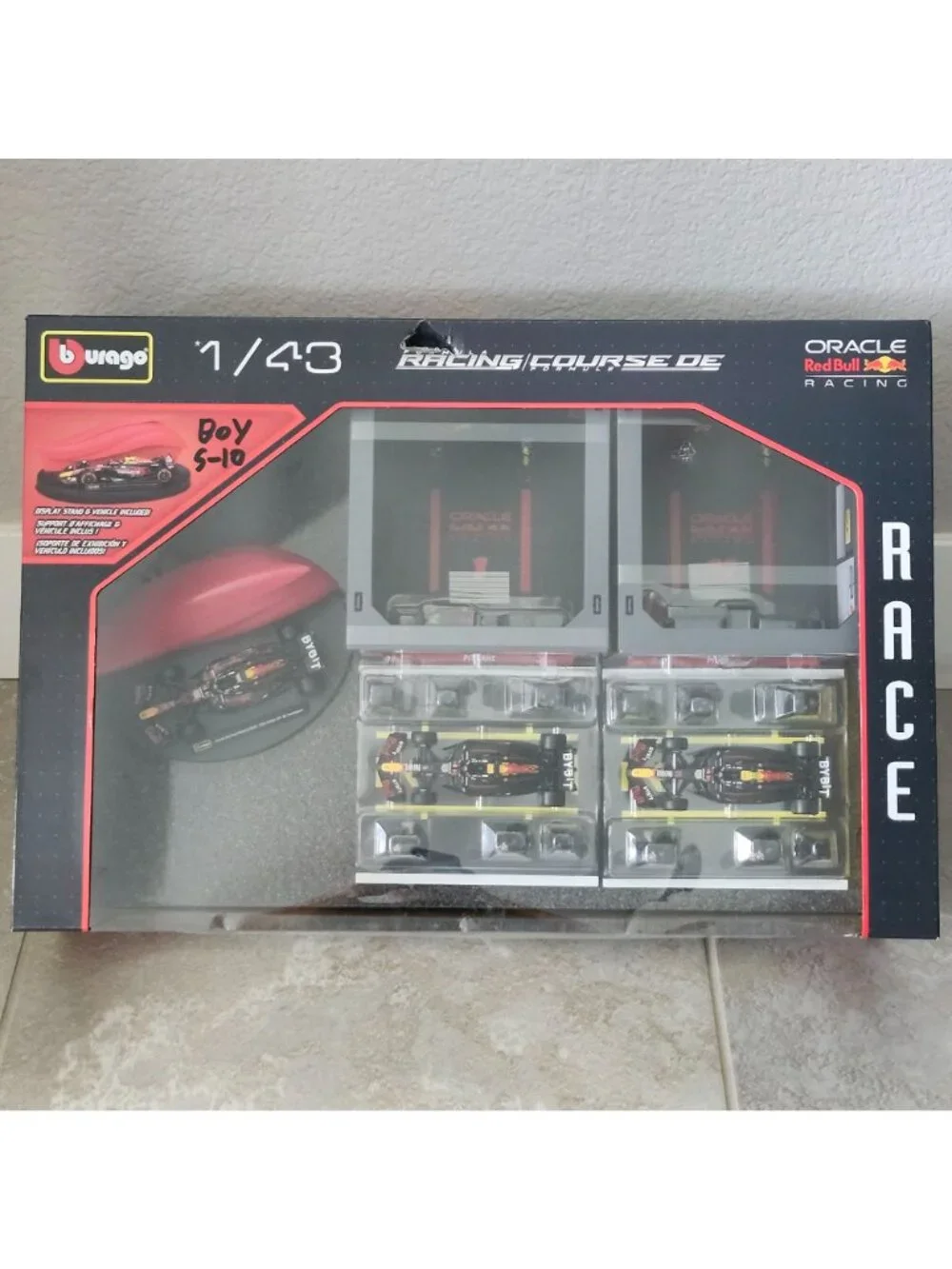 Burago RED BULL 1:43 Formula 1 Deluxe Pit Set Garages Pit Crew 3 F1 Cars